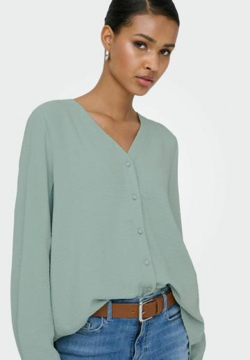 Атласная блузка