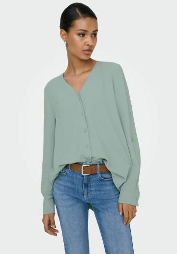 Атласная блузка