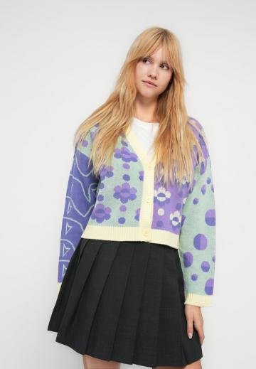 Жаккардовая вязаная кофта