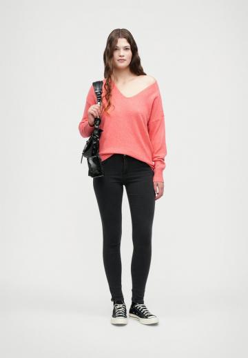 Узкие джинсы