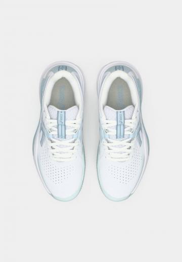 Теннисные кроссовки