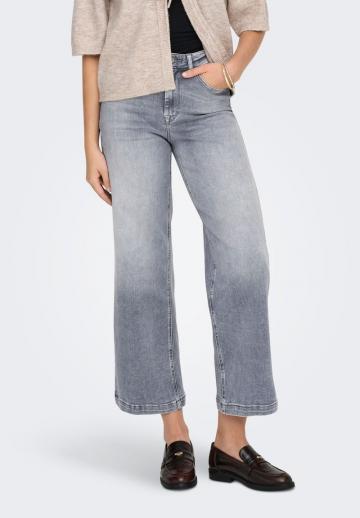 Короткие джинсы