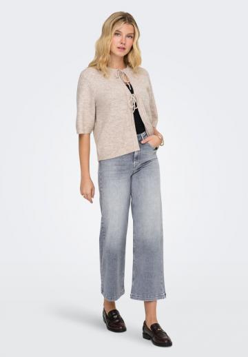 Короткие джинсы