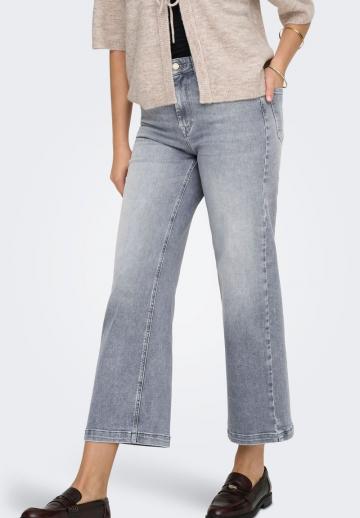 Короткие джинсы