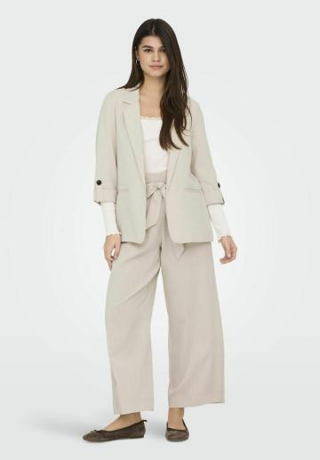 Короткое пальто