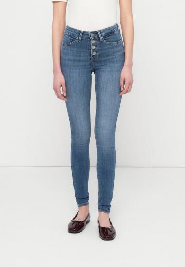 Узкие джинсы