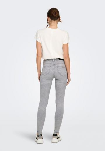 Узкие джинсы