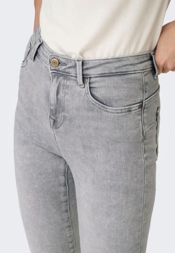 Узкие джинсы