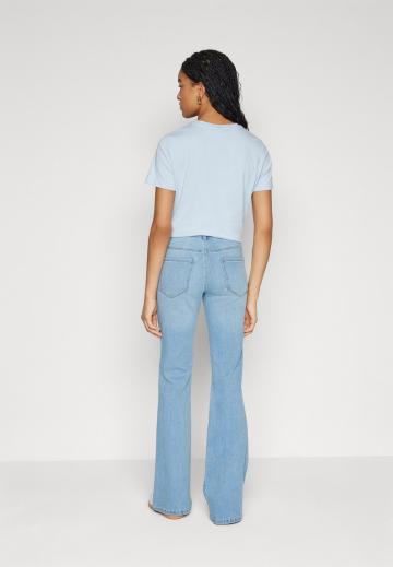 Клешеные брюки