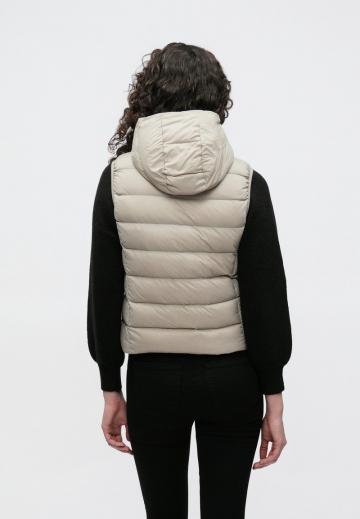 Пуховой жилет