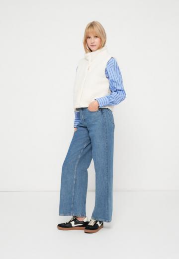 Пуховой жилет