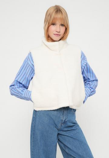 Пуховой жилет