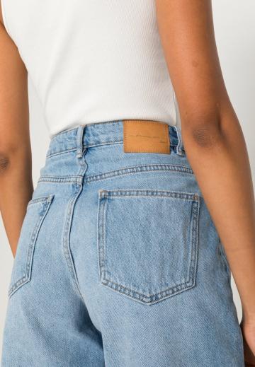 Джинсовые шорты