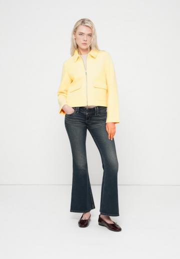 Блейзер с накладными карманами