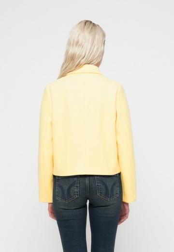 Блейзер с накладными карманами