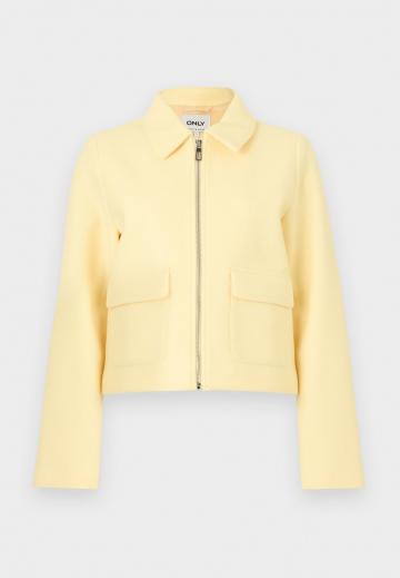 Блейзер с накладными карманами