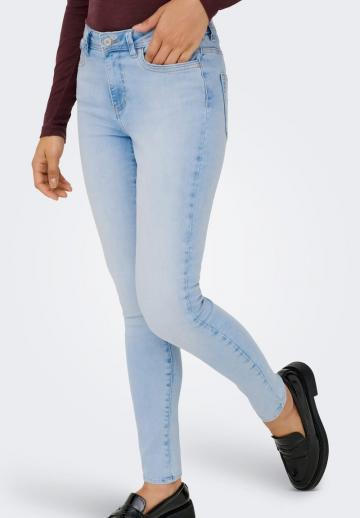 Узкие джинсы