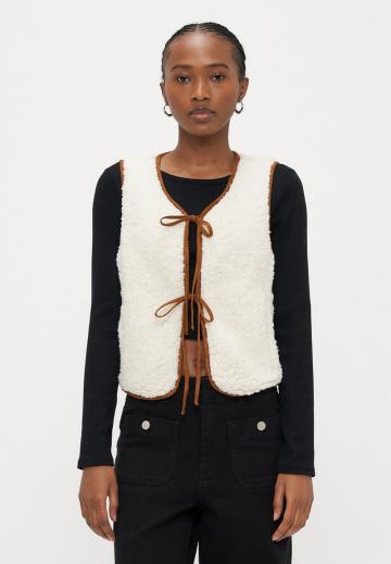 Пуховой жилет