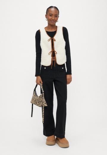 Пуховой жилет