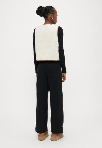 Пуховой жилет