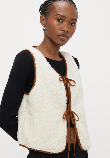 Пуховой жилет