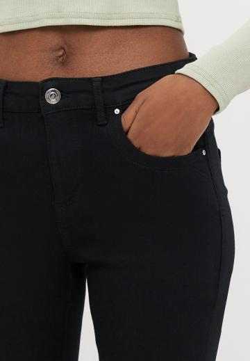 Короткие джинсы