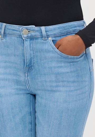 Короткие джинсы