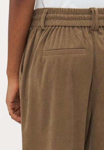 Узкие брюки