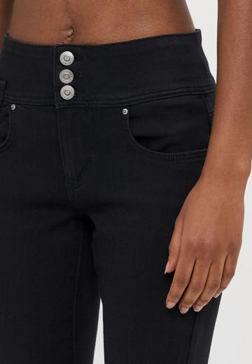 Узкие джинсы