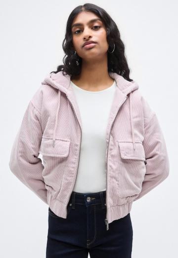 Куртка с накладнымит карманами