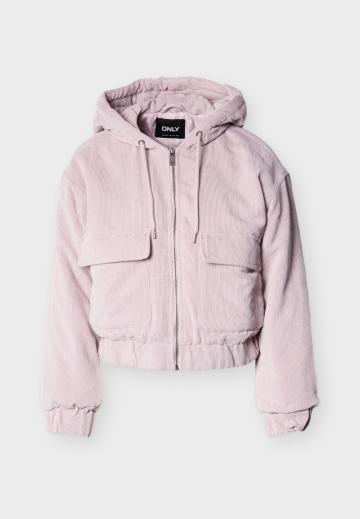 Куртка с накладнымит карманами