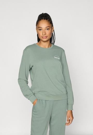 Спортивная толстовка