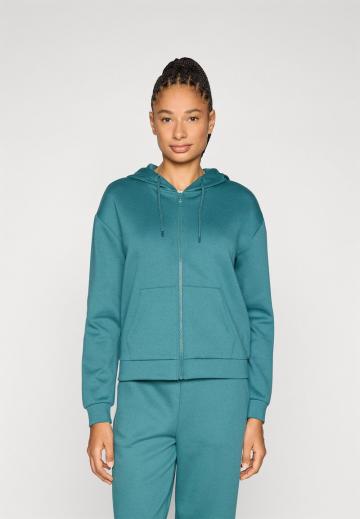 Спортивная толстовка