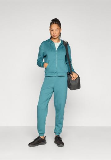 Спортивная толстовка