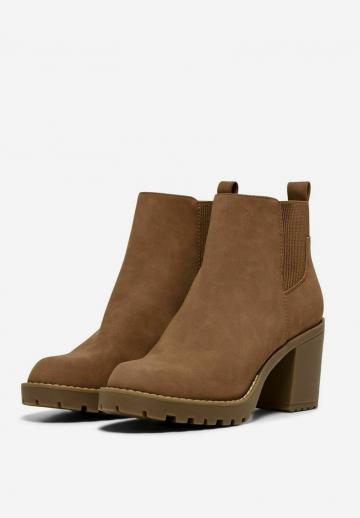 Полусапожки на высоком каблуке