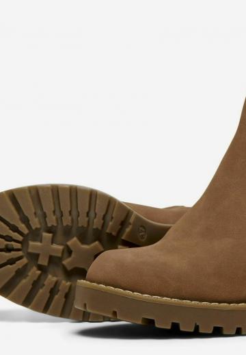 Полусапожки на высоком каблуке