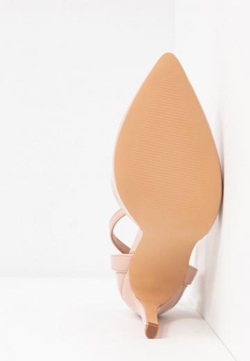 Туфли с ремешком