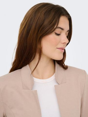 Короткое пальто