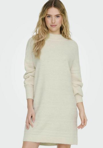 Вязаное платье