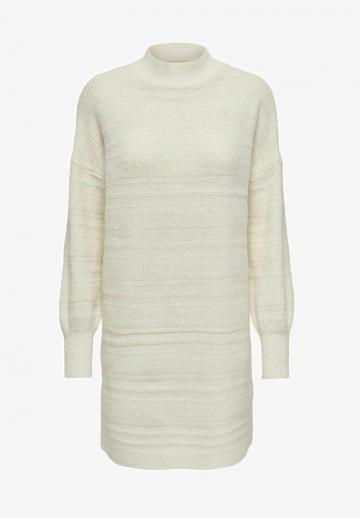 Вязаное платье