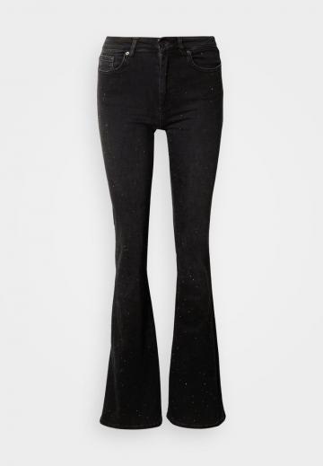 Клешеные джинсы