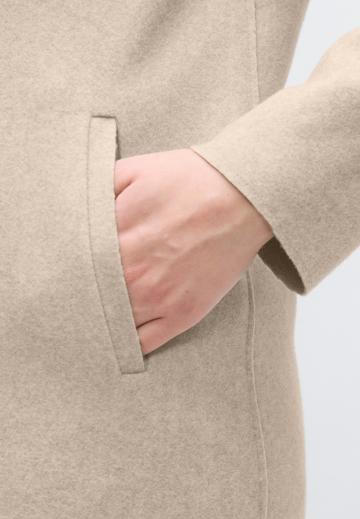 Короткое пальто