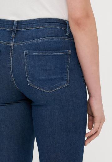 Клешеные джинсы