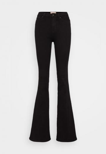 Клешеные джинсы