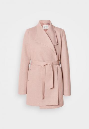 Короткое пальто