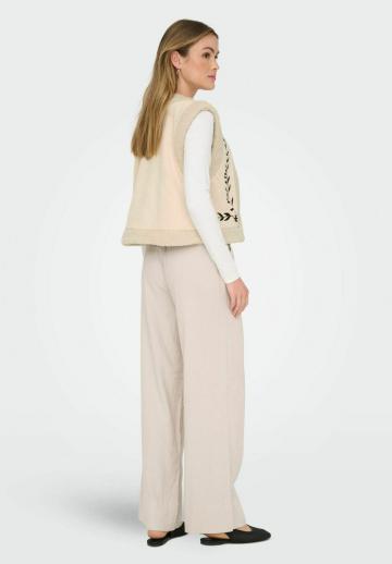 Пуховой жилет