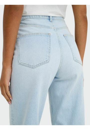 Клешеные джинсы