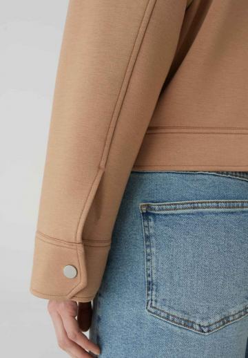 Куртка с накладнымит карманами