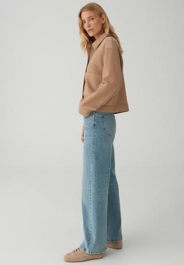 Куртка с накладнымит карманами