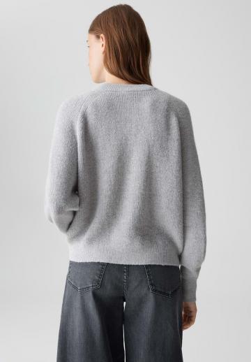 Вязаный жилет